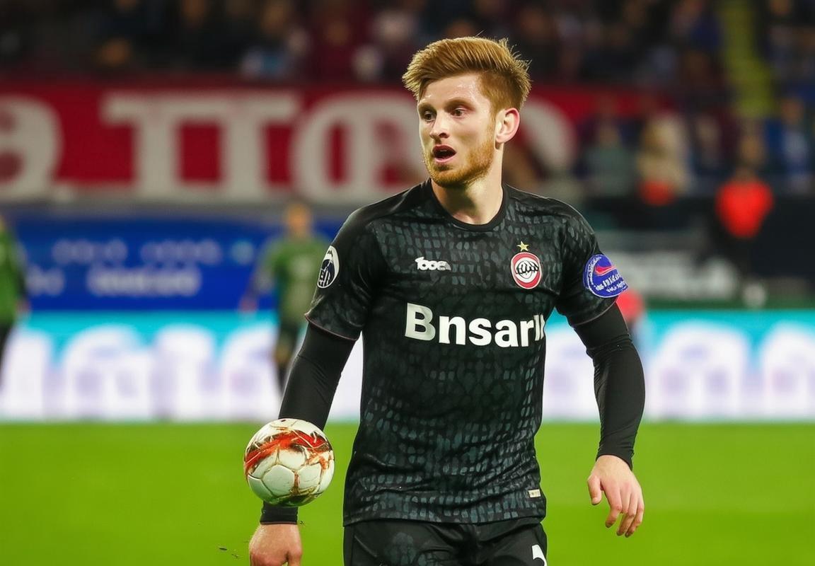 阿森纳成功击败热刺，以6000万英镑签下水晶宫核心埃泽